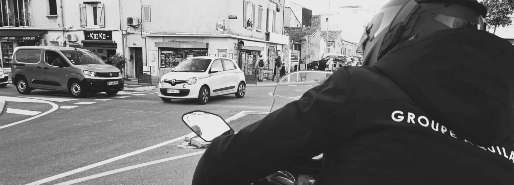 détective privé à Paris en scooter