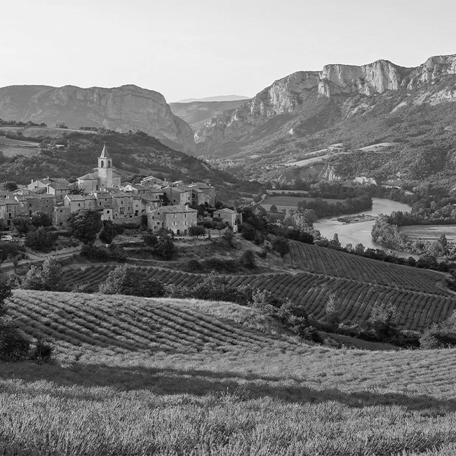 Photo de drome situé en auvergne rhone alpes l détective privé Aquila